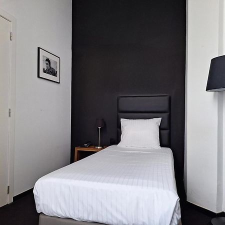 Hotel St James Mons Kültér fotó